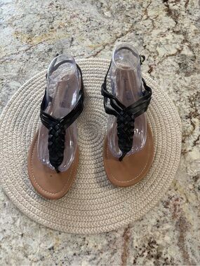American Eagle Outfitters Black Woven T-Strap Sandals with Tan Footbed